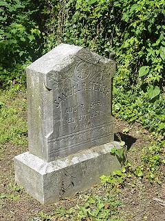 Tombstone of Samuel R. Stetser, the last person buried here, in 1950