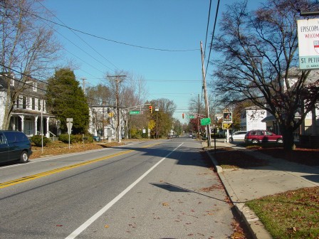 Intersection of Kings Highway and Cohawkin Road, facing north